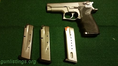 Pistols S&W 9mm Model 5906