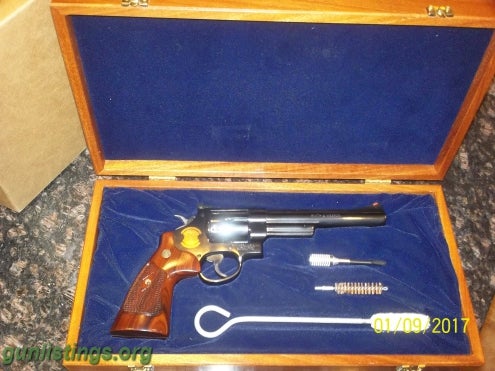 Pistols S&W Model 29 50th. Anniversary