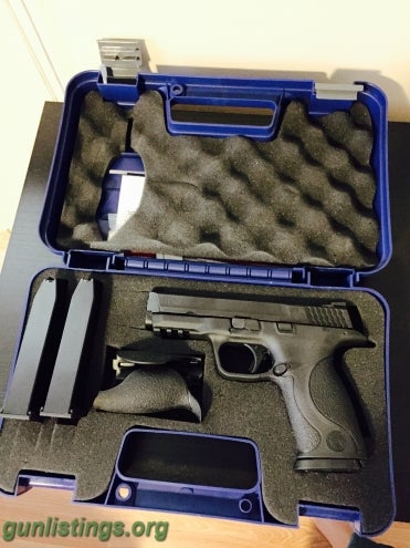 Pistols S&W M&P 9 With Factory Night Sights