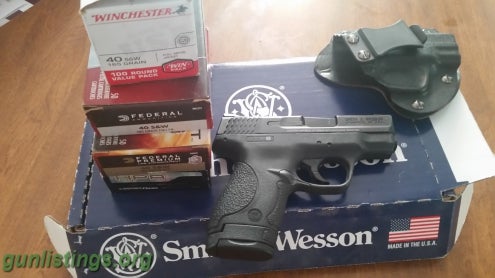 Pistols S&W M&P Shield .40