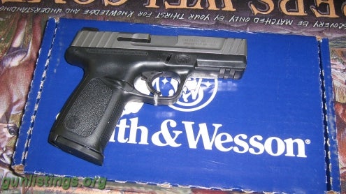 Pistols S&W SD40  NEW