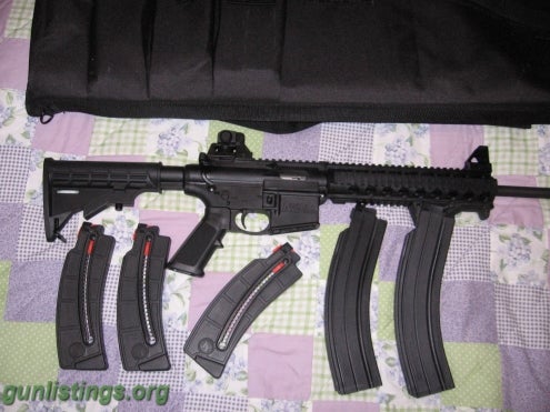 Rifles S&W M&P 15/22 With Five Mags