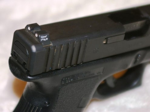 Pistols Glock 19 Gen 2 - Trijicon Night Sights -- Holster