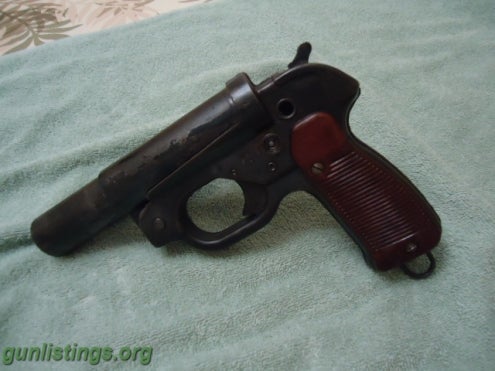 Collectibles WW2 GERMAN FLARE/SIGNAL GUN & CASE