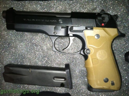 Pistols Beretta M9 + Extras FS/FT