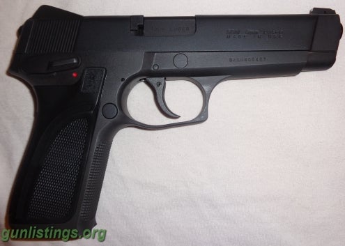 Pistols Browning BDM 9mm. Rare Gun. LNIB. Perfect.