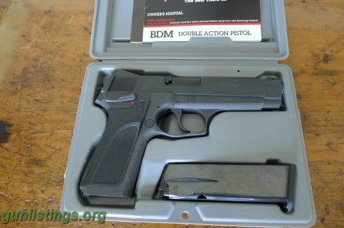 Pistols Browning BDM 9MM Like New