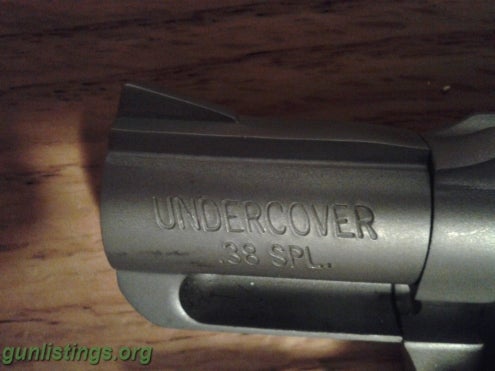 Pistols Charter Arms .38 Special Undercover