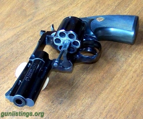 Pistols Colt -- Python .357/.38 In Blue With 4 Bbl W/Accessorie