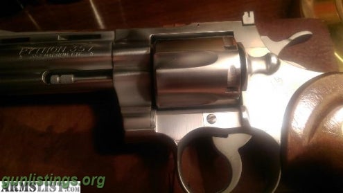 Pistols Colt Python 4