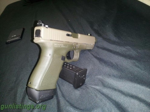 Pistols Custom Glock 19 Gen 3. One Of A Kind