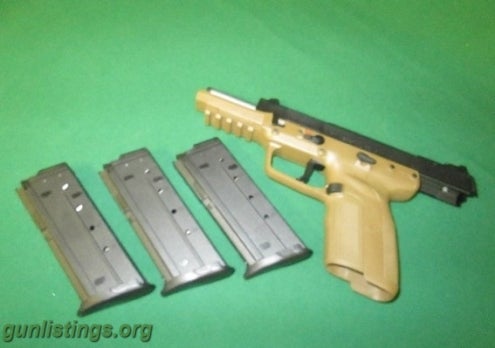 Pistols FN Five Seven 5.7x28 Pistol  -  HK MR762A1