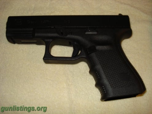 Pistols Glock 19 (9mm) Gen 4 With Extras