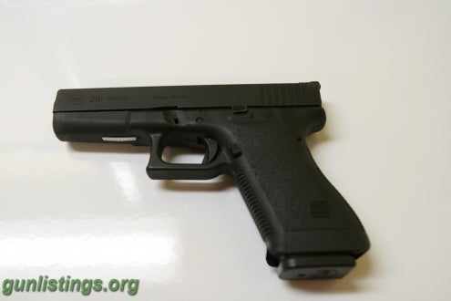Pistols Glock 20, 10mm W/extra Storm Lake Barrel