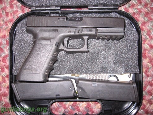 Pistols Glock 21SF Gen III