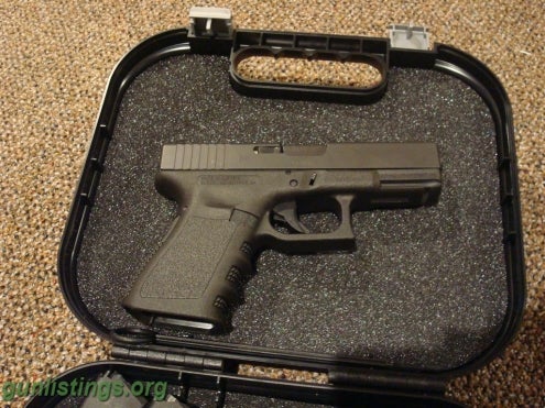 Pistols Glock 23 With Original Box And Magazines