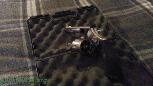 Pistols Smith & Wesson 44 Mag