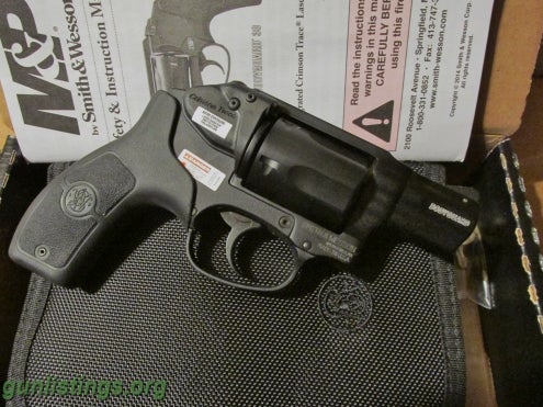 Pistols Smith & Wesson Bodyguard 38sp, Crimson Trace Laser NEW