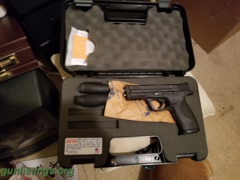Pistols Smith And Wesson M&P 40