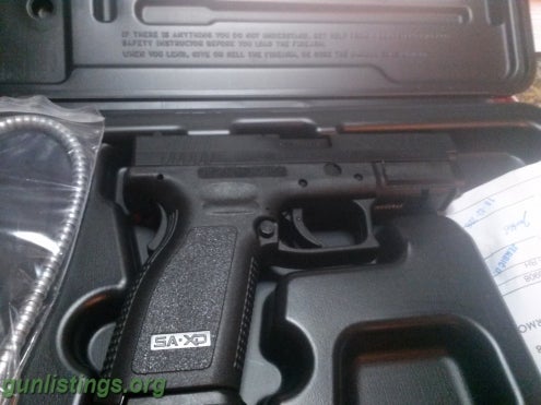 Pistols Springfield XD  40 Cal - Almost New