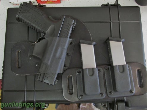 Pistols Springfield XDM, 3.8 40sw, 16rd W/Extras Like New