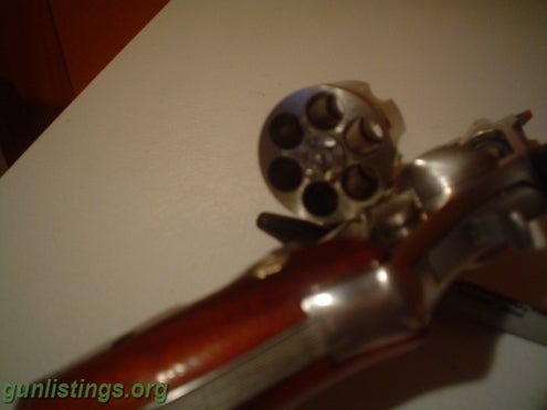Pistols S&W Model 624/ Lou Horton