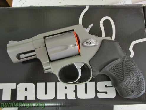 Pistols Taurus Model 85 38 Special 2
