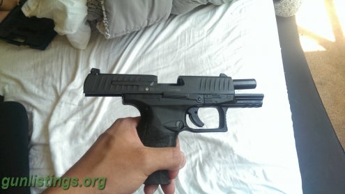 Pistols Walther PPQ M2 9mm (almost New)