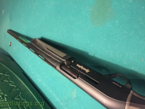 Shotguns Remington Versamax 12 Gauge Semi Auto. W/extras