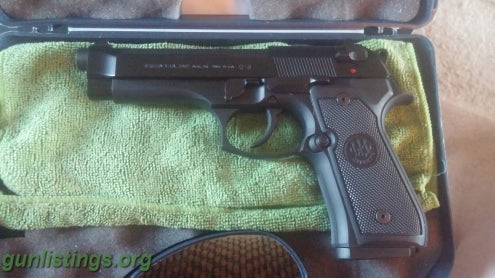 Pistols BERETTA 92 FS 9MM LIKE NEW+extras Sale/trade