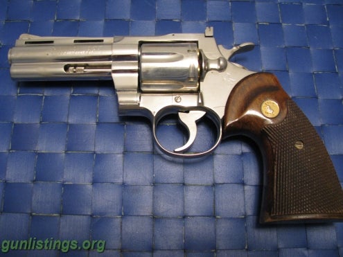Pistols Colt 357 Python