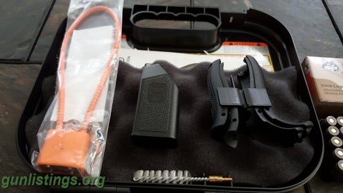 Pistols Glock 19 Gen 4 W/extras