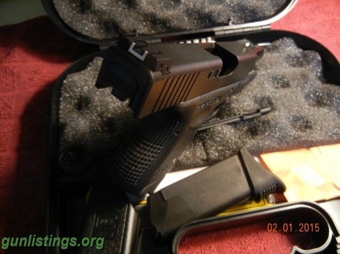 Pistols Glock 27 .40 Caliber 2 Clips