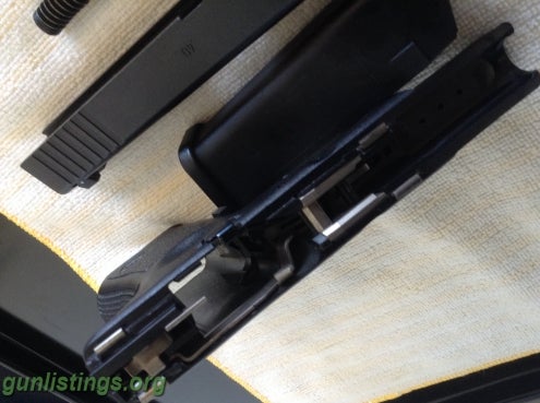 Pistols Glock Model 23, 40 S&W Caliber