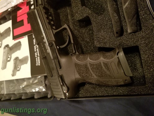 Pistols H&K P30S V3 9mm, 2 Of The 17rd Mags, 2 Muddy River Hlst