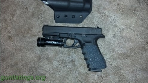 Pistols Like NEW Glock 17 Gen 4 W/ TLR1s And Extras