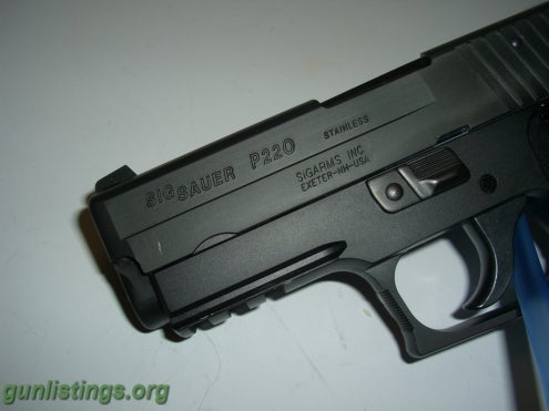 Pistols Sig Sauer P220 Carry With Night Sights (.45 Auto)