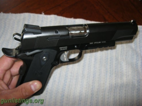 Pistols Smith & Wesson 1911 PD
