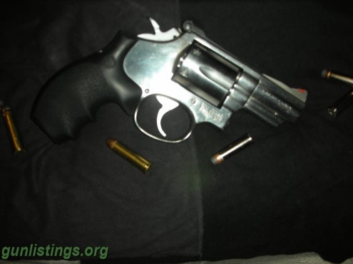Pistols Smith & Wesson 66-2