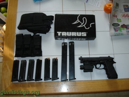 Pistols Taurus 92 FS 9mm