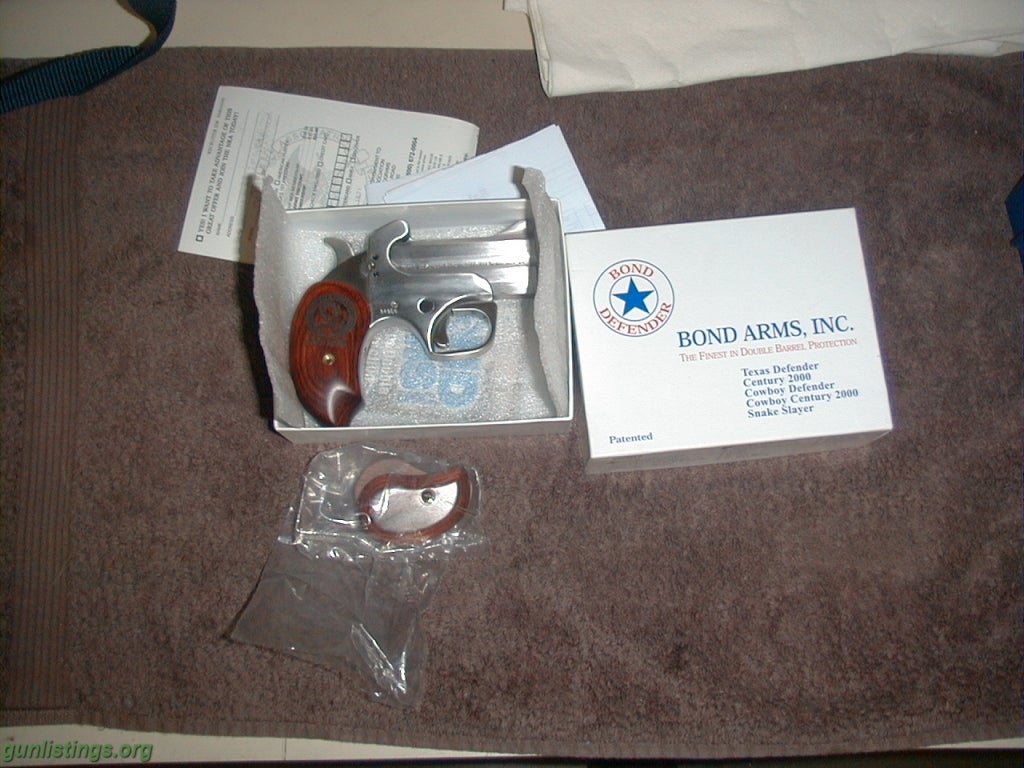 Pistols Bond Arms Texas Defender 45/410 NIB