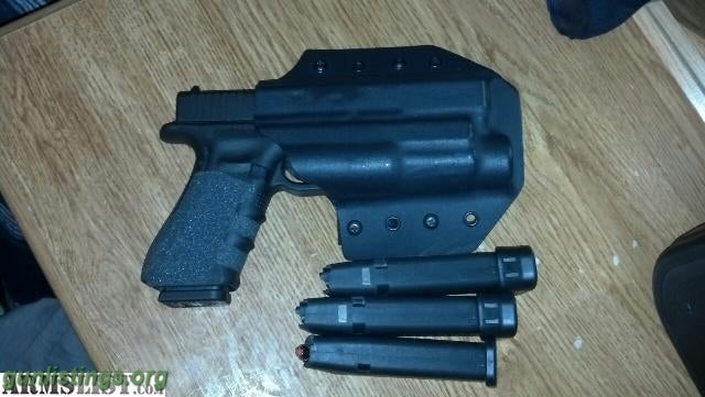 Pistols ### Glock 17 Gen4 X300 Holsters Magazines