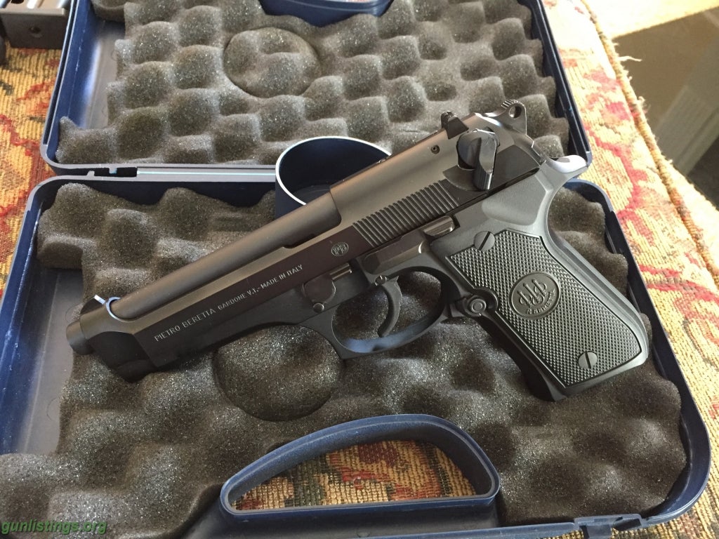 Pistols Beretta 92FS 9MM