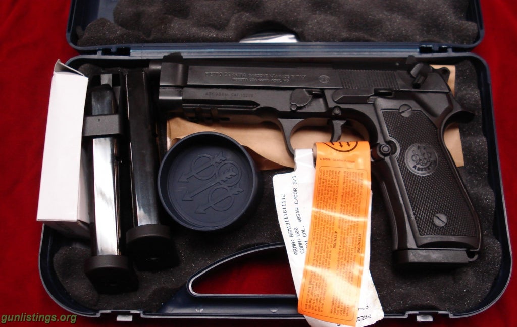 Pistols BERETTA 96A1 40CAL. NEW IN THE BOX (J9A4F11)