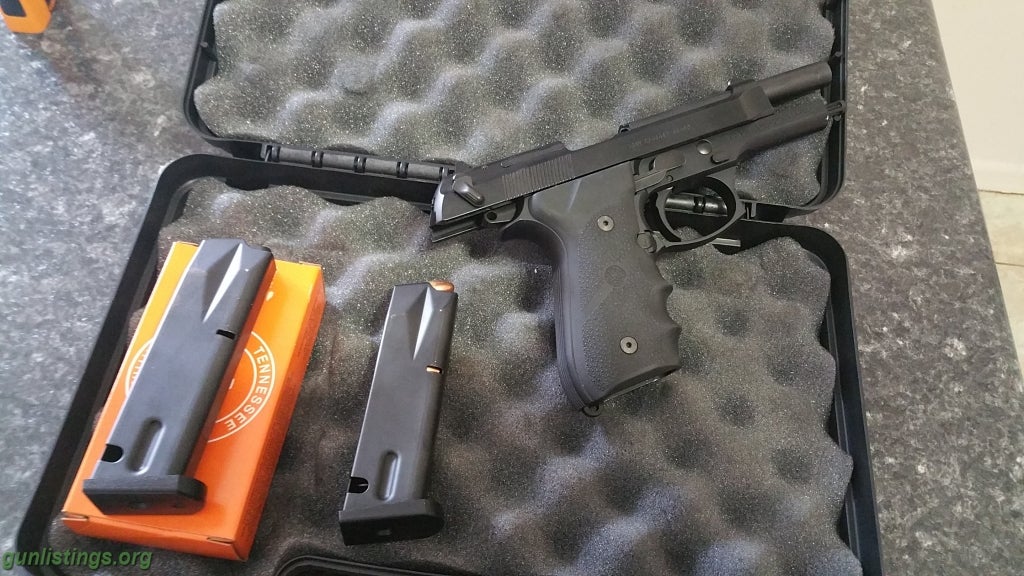 Pistols Berreta M9 9mm