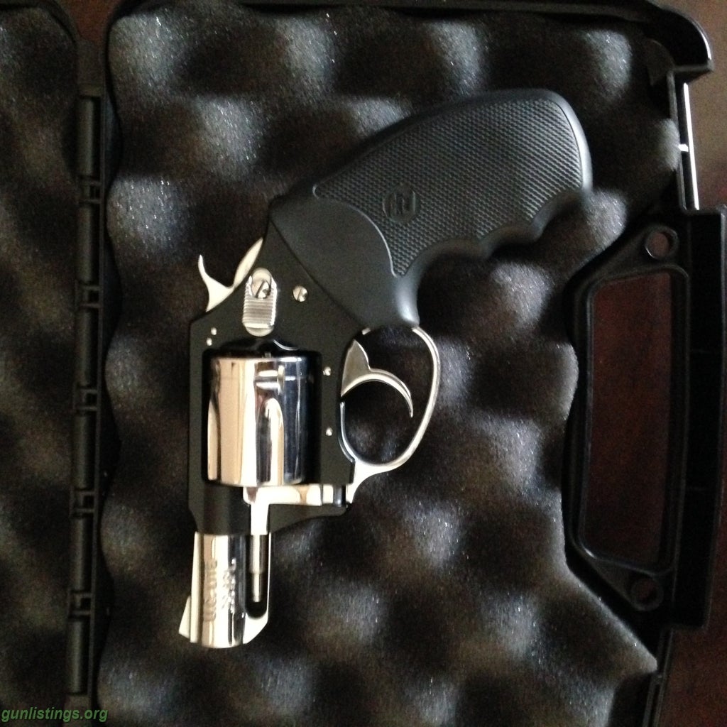 Pistols Charter Arms 38spl- Like New