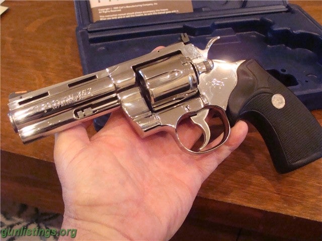 Pistols Colt Python Bright Stainless 4