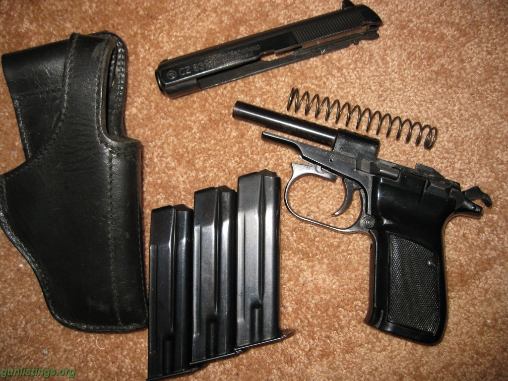 Pistols CZ 83  32acp