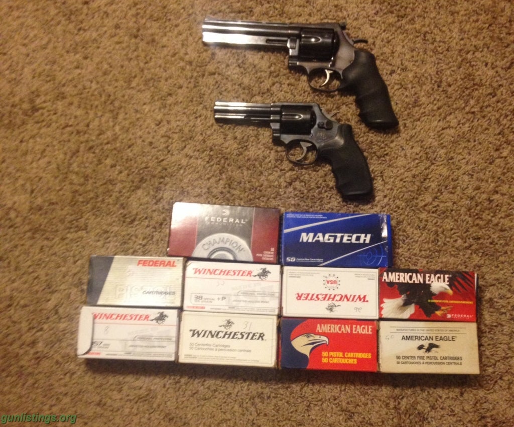 Pistols Dan Wesson 44 Mag, Smith And Wesson 357mag