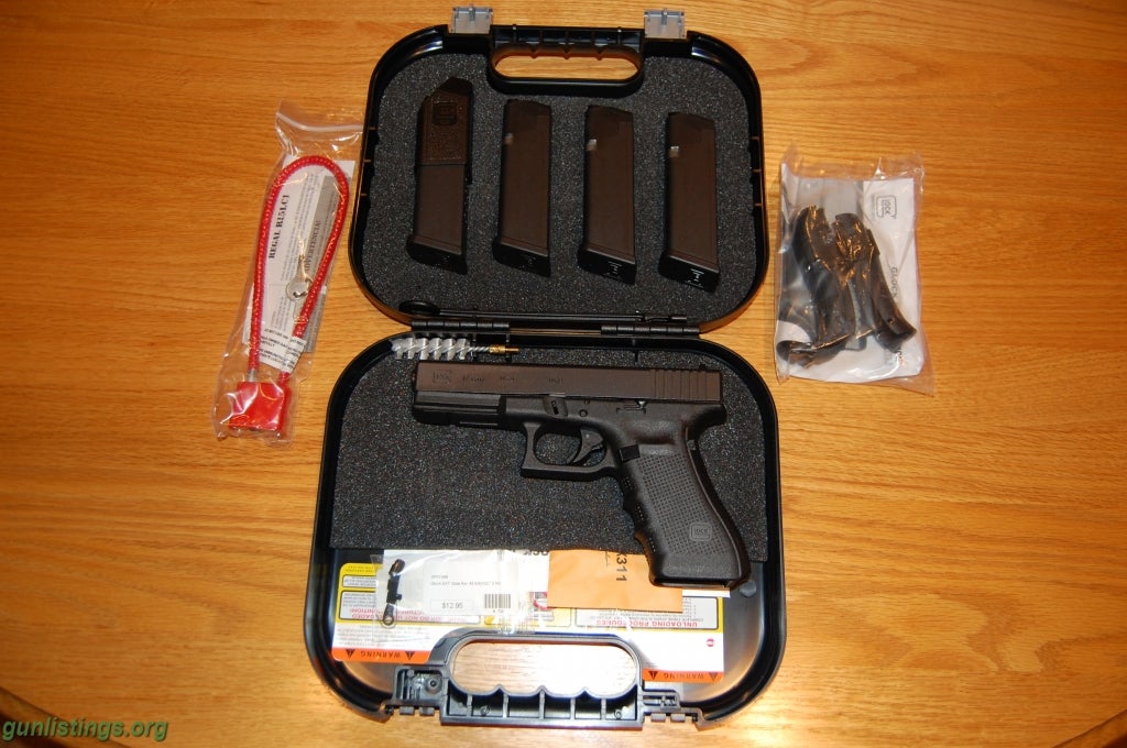 Pistols Glock 17 Gen 4 With 200 Rds Of Ammo
